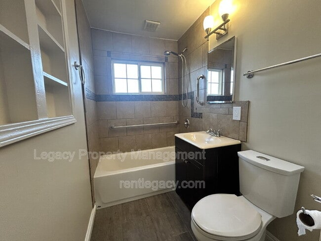 Building Photo - 7118 Watt Ave