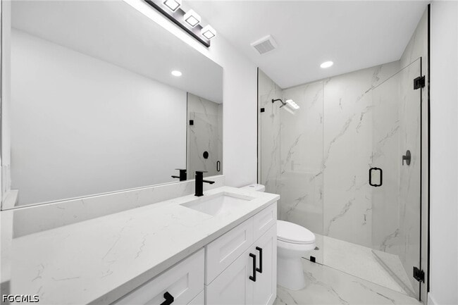 Building Photo - 4985 Fairway Ct