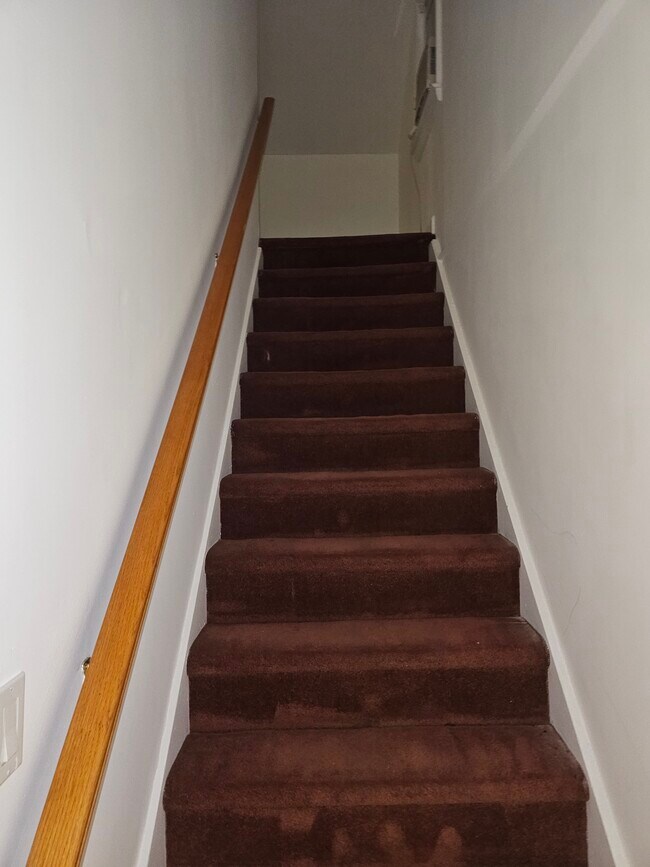 Building Photo - 28 Hartwell Pl