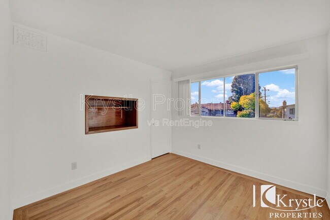 Building Photo - 1512 Sereno Dr