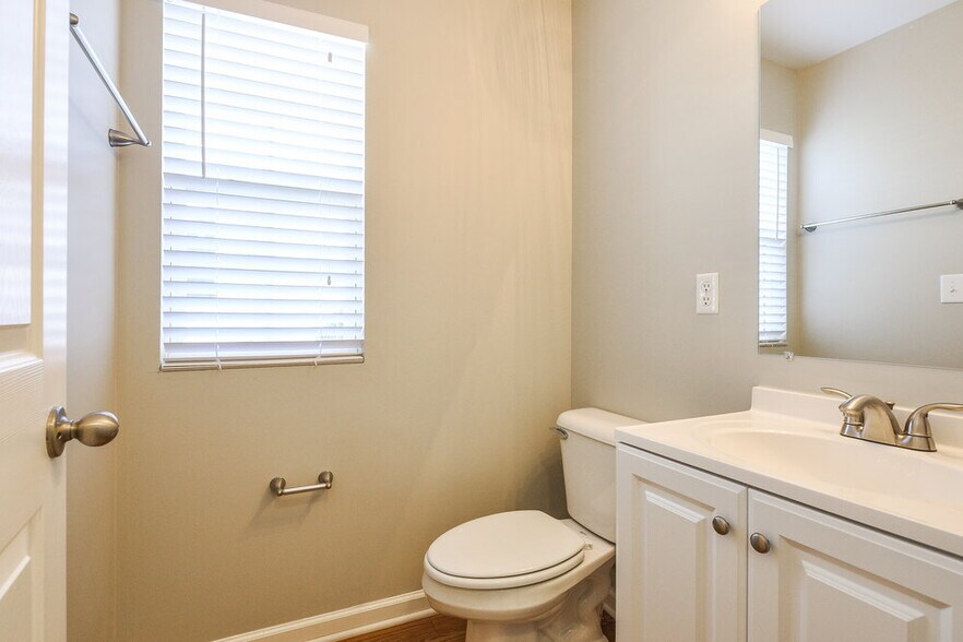 Building Photo - 2014 Gushing Dr