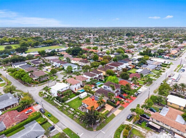 Building Photo - 9000 SW 40th Terrace