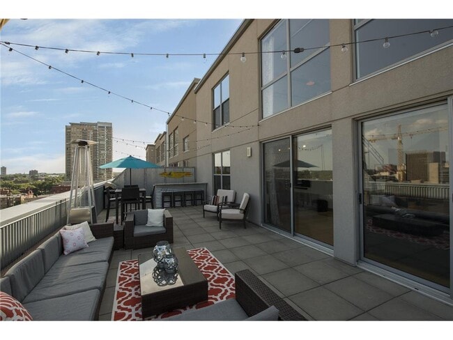 Building Photo - 521 S 7th St