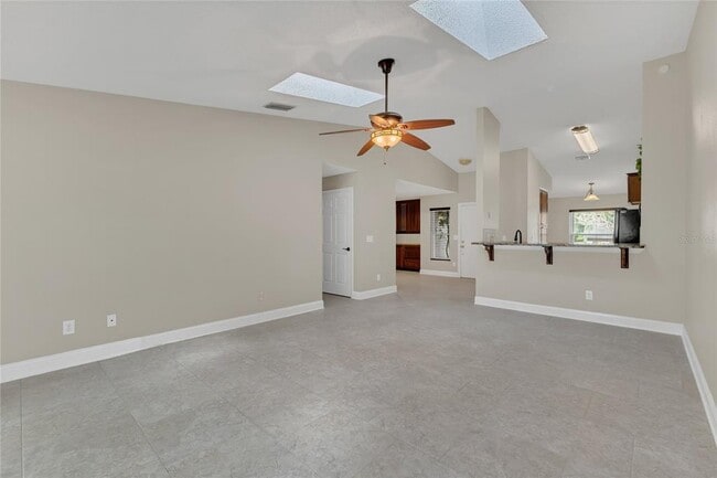Building Photo - 1052 Dees Dr