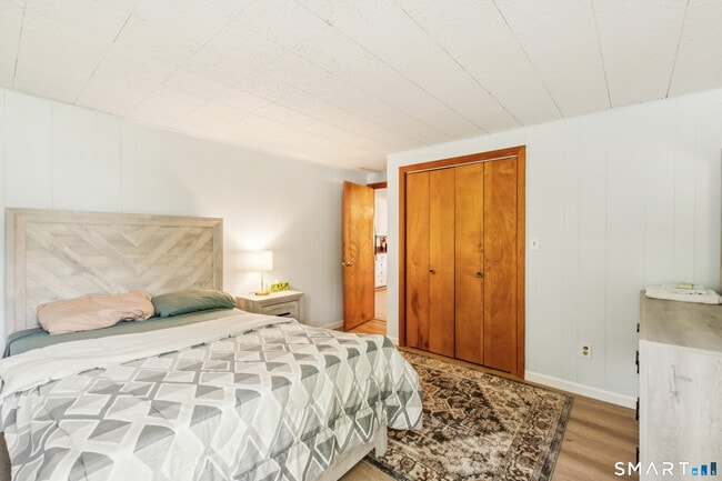 Building Photo - 65 Birge Ave