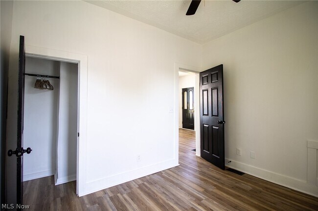 Building Photo - 8210 Maple Ave