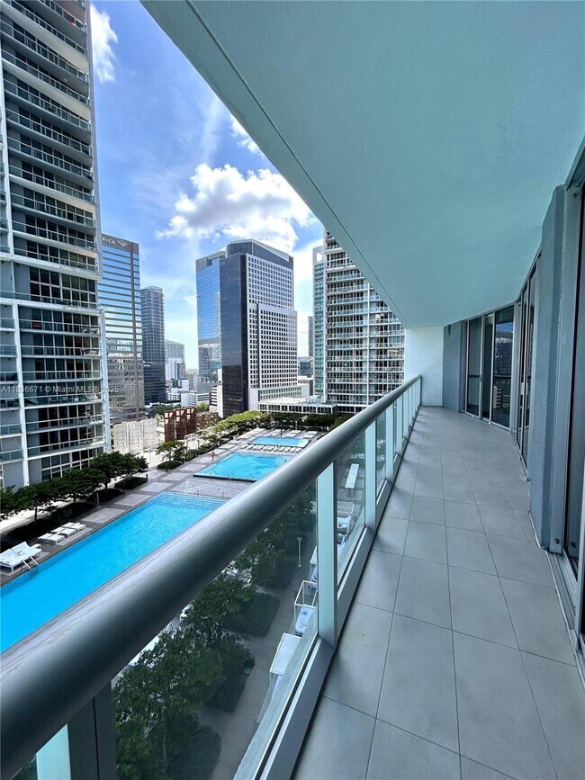 Building Photo - 475 Brickell Ave