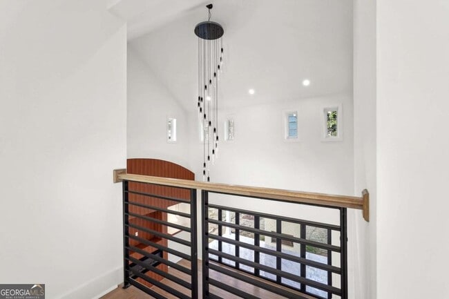 Building Photo - 120 Thome Dr