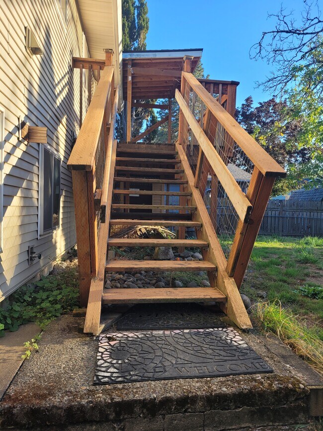 stairs to back deck off dining room - 5095 SW 163rd Ave
