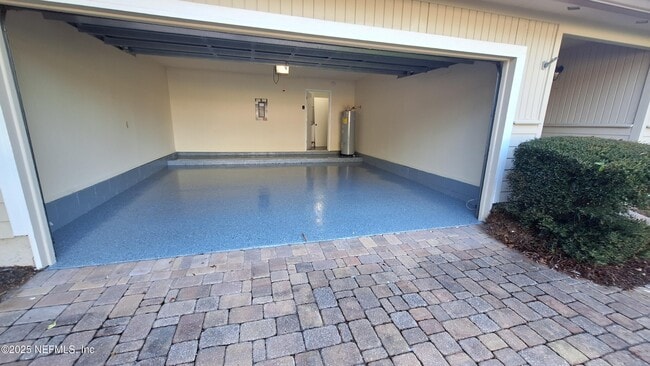 Building Photo - 10579 Castlebrook Dr
