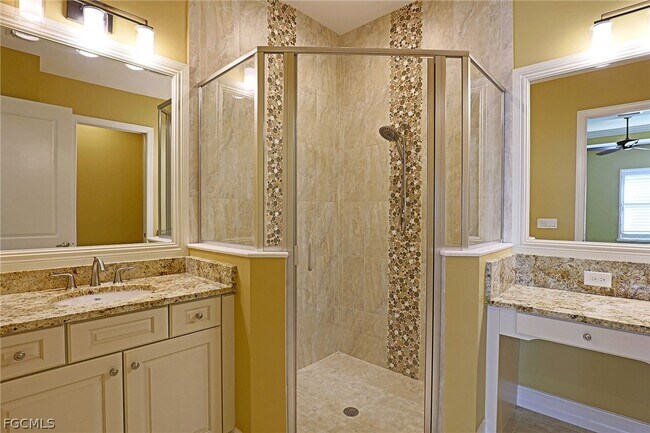 Building Photo - 8181 Venetian Pointe Dr