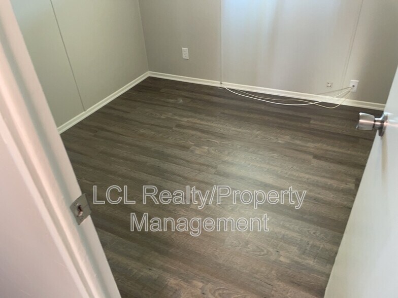 Building Photo - 650 San Jose Dr