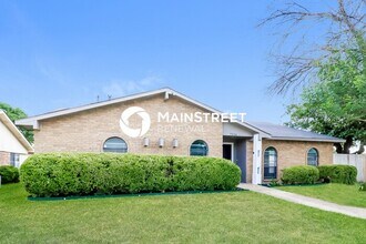 Building Photo - 4 Bedroom Pet-Friendly Home in Dallas, TX with Main Street Renewal