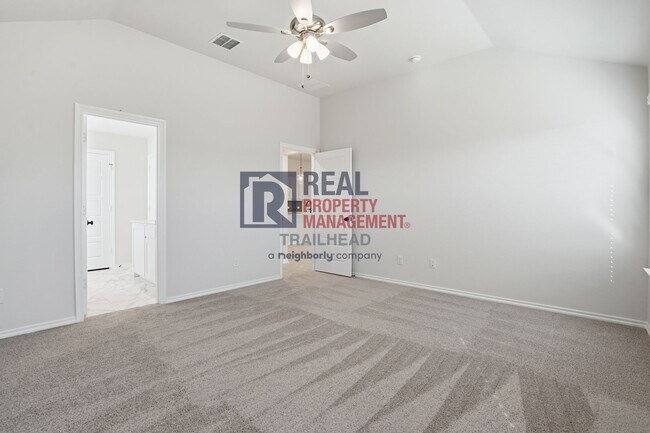 Building Photo - Inviting 3-Bedroom Home with Covered Patio