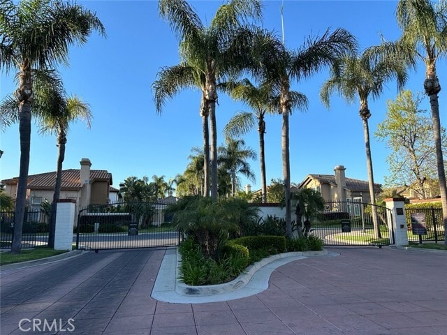 Building Photo - 12960 MacKenzie Dr