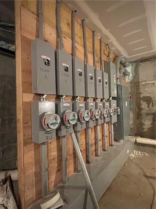 Building Photo - 308 Battle Ave