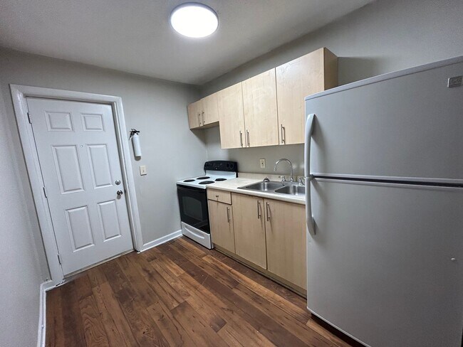 Interior Photo - Bloom at Marietta Square