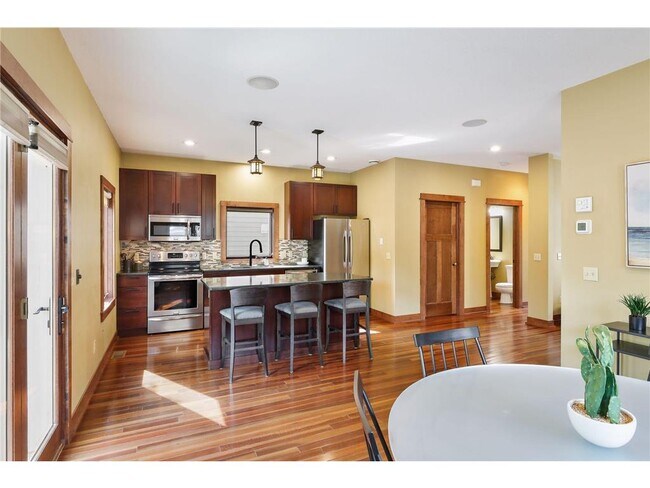 Building Photo - 2313 Cole Ave SE