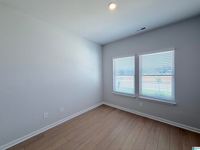 Building Photo - 22869 Dashwood Ln