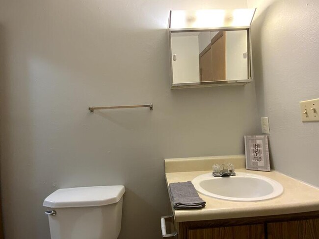 Building Photo - 1028 Belle Valley Dr