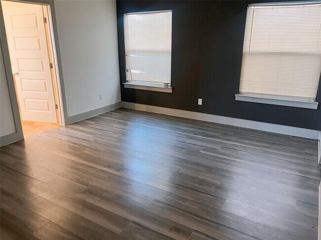 Building Photo - 14866 Dorray Ln