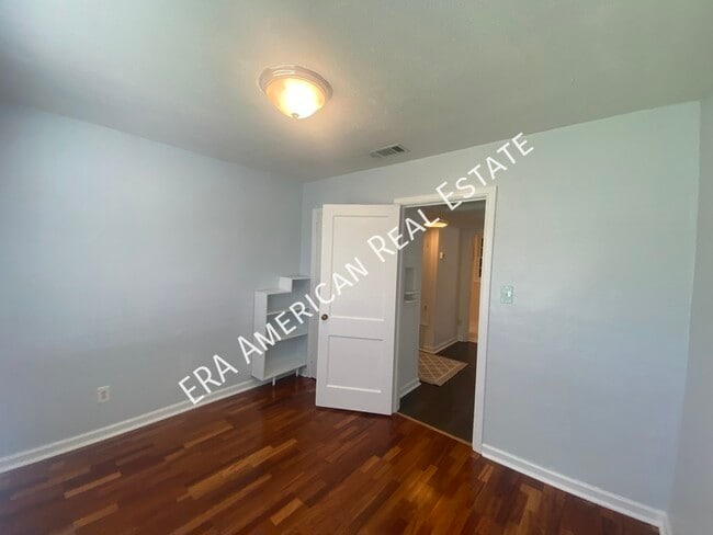 Building Photo - 9 Okahatchee Cir SE