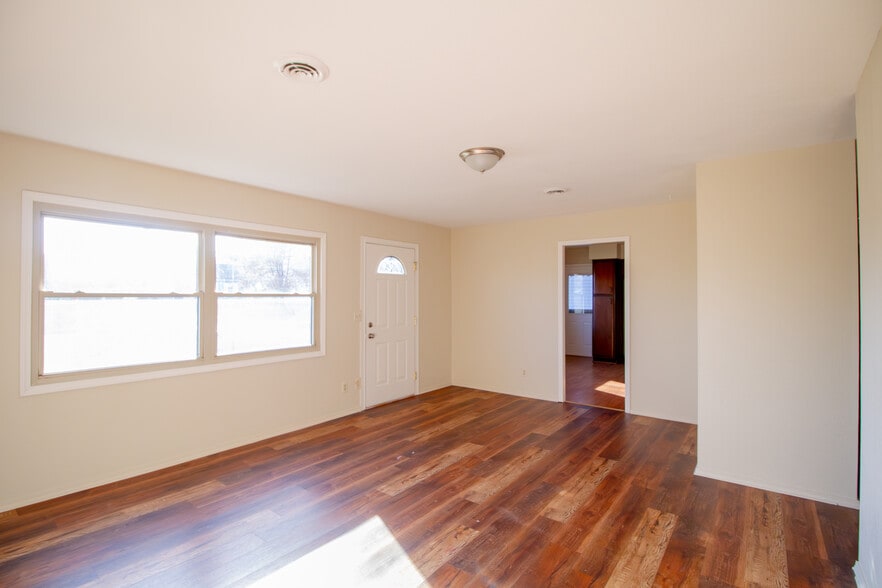 Building Photo - 530 W Northgate Pkwy