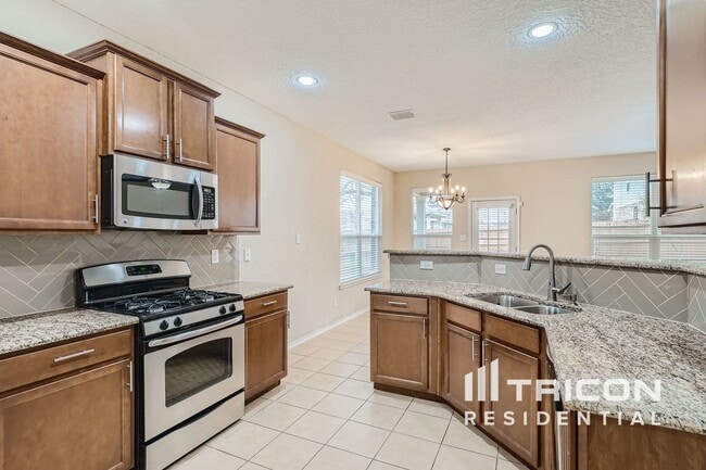 Building Photo - 6526 Palmetto Way
