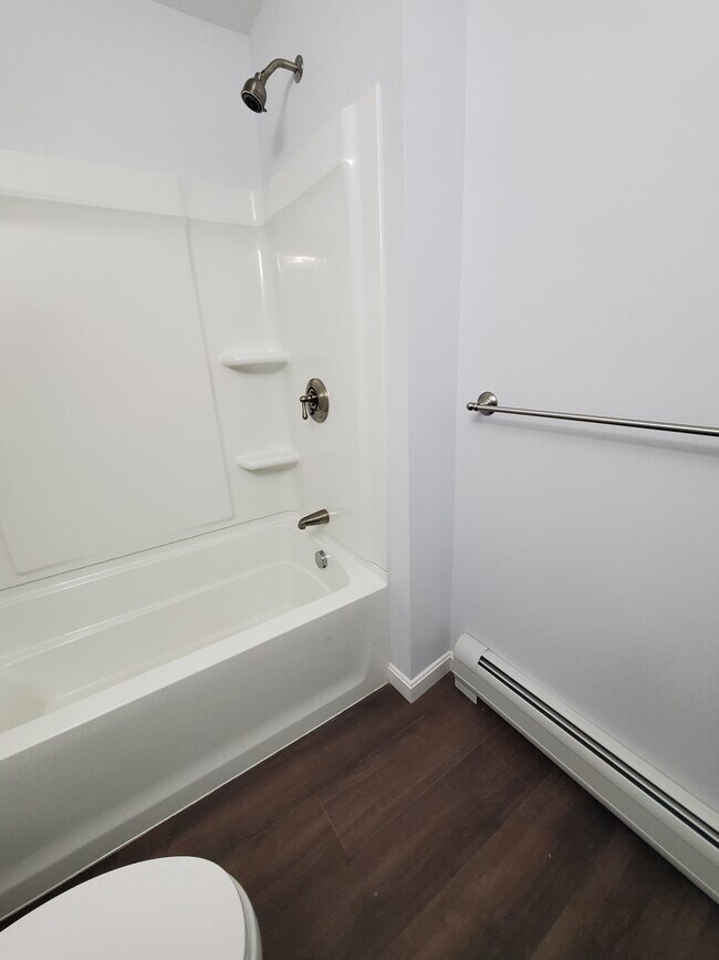 Building Photo - 38 Tuttle St