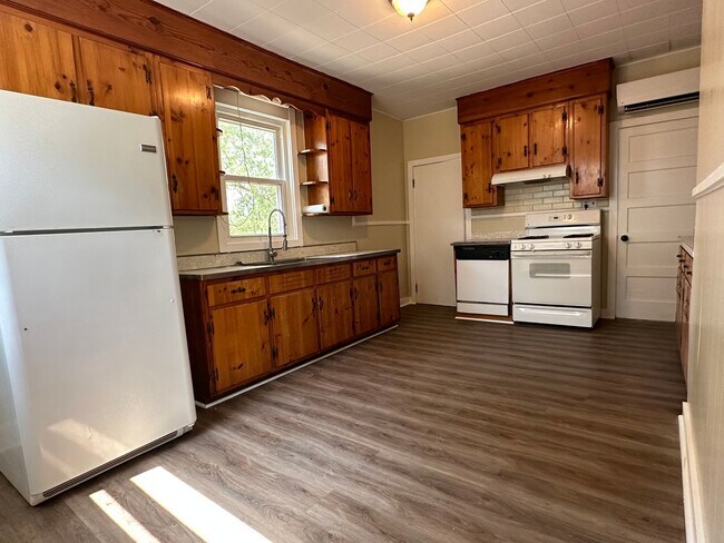 Building Photo - 317 Confidence Ln