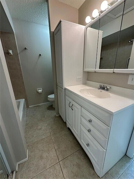 Building Photo - 5053 N Beach Rd