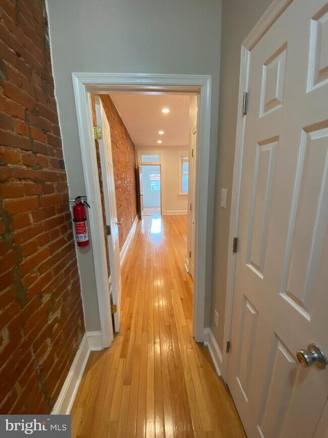 Building Photo - 19 T St NE