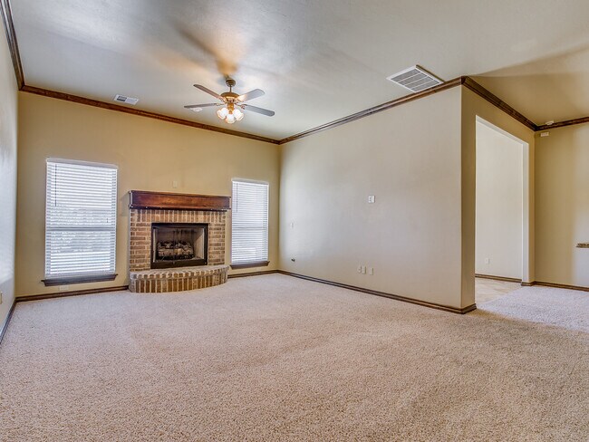 Building Photo - Highly Sought After Stonebridge Addition +...