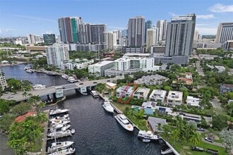 Building Photo - 453 SW 5th Ave