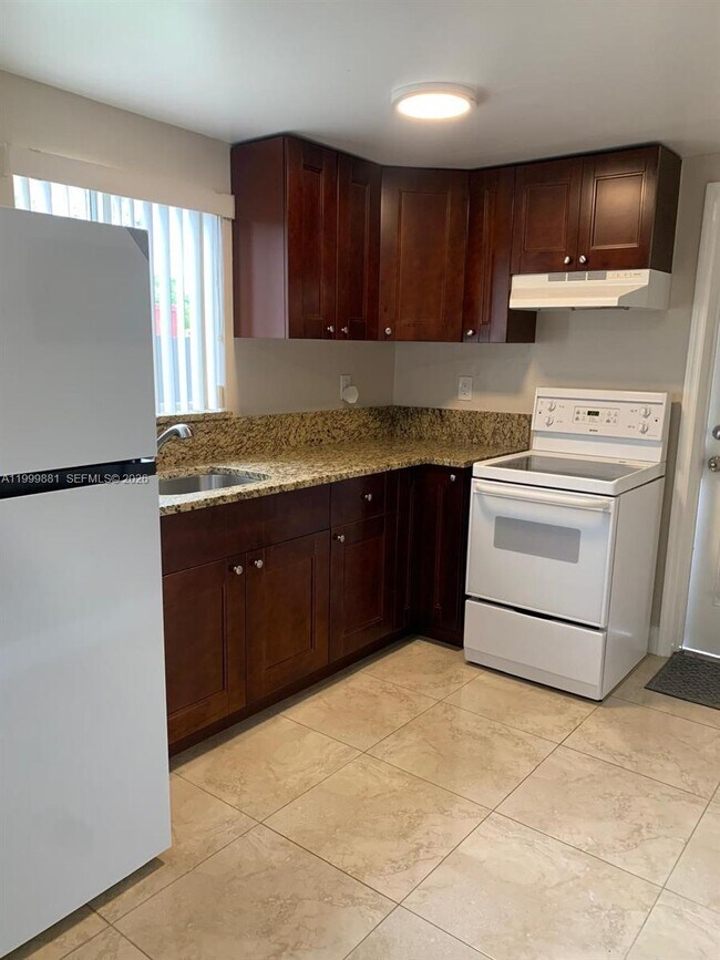 Building Photo - 19121 NE Miami Ct