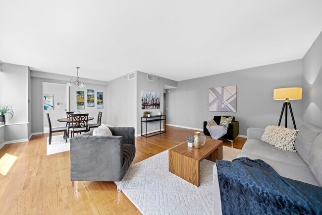 Building Photo - 400 E Ohio St