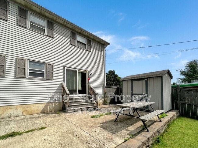 Building Photo - 2729 W Fourth Street