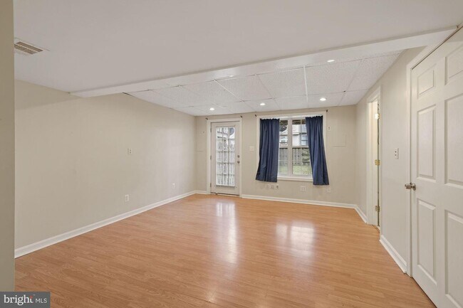 Building Photo - 321 Copperfield Ln