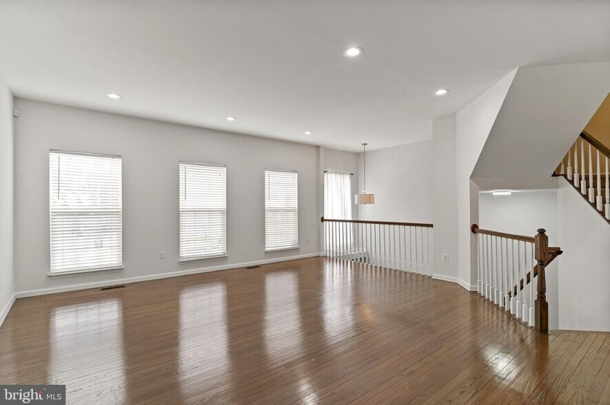 Building Photo - 13258 Maple Creek Ln