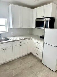 Building Photo - 6201 SW 37th St