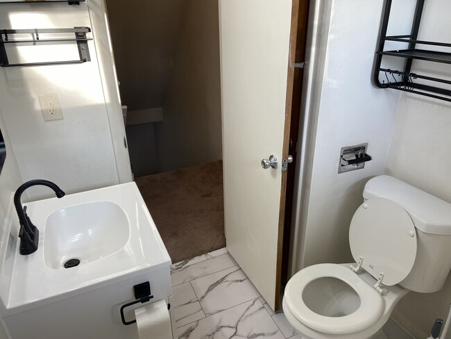 Building Photo - 1244-1250 Cliffside Street