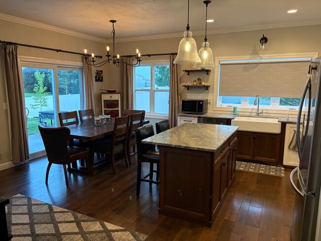 Building Photo - Craftsmen Ct Greenville