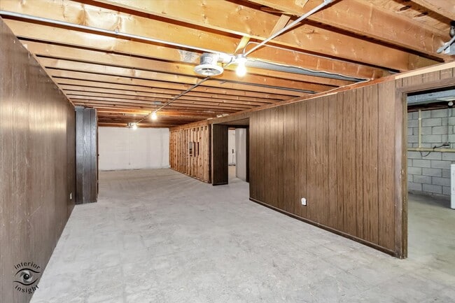 Building Photo - 18 Laurel Ln