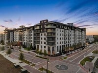 Building Photo - 425 Centerpointe Cir