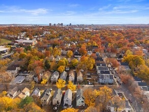 Building Photo - 39 Lander St