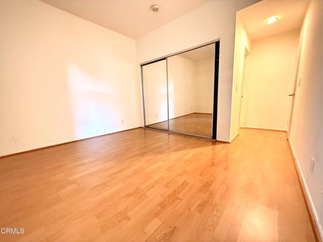Building Photo - 360 S Los Robles Ave