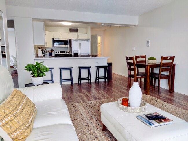 Building Photo - 2575 Kuhio Ave.