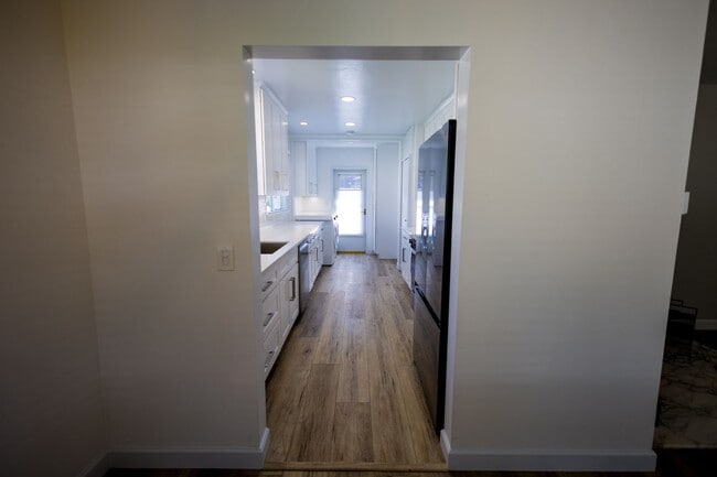 Building Photo - Freshly Renovated 3BR/2BA Pool Home – La C...