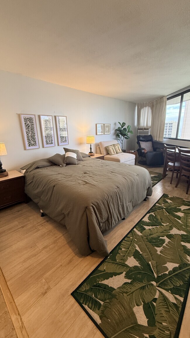 Primary Photo - 1700 Ala Moana Blvd