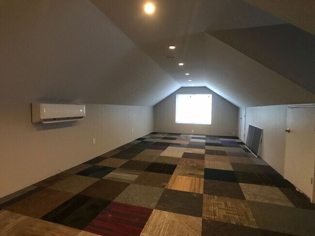 Building Photo - 9637 Lehigh Ave